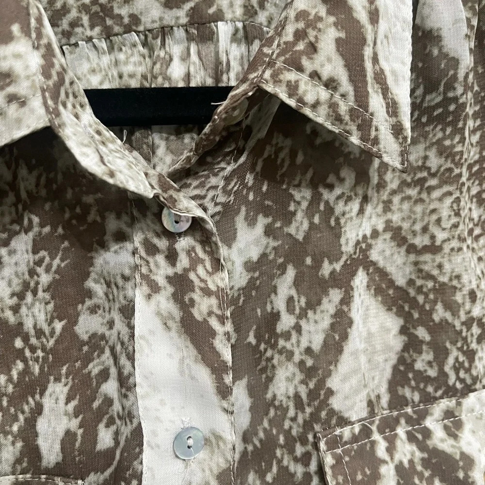Willi Smith Snake print long sleeve button down blouse M - Picture 8 of 13